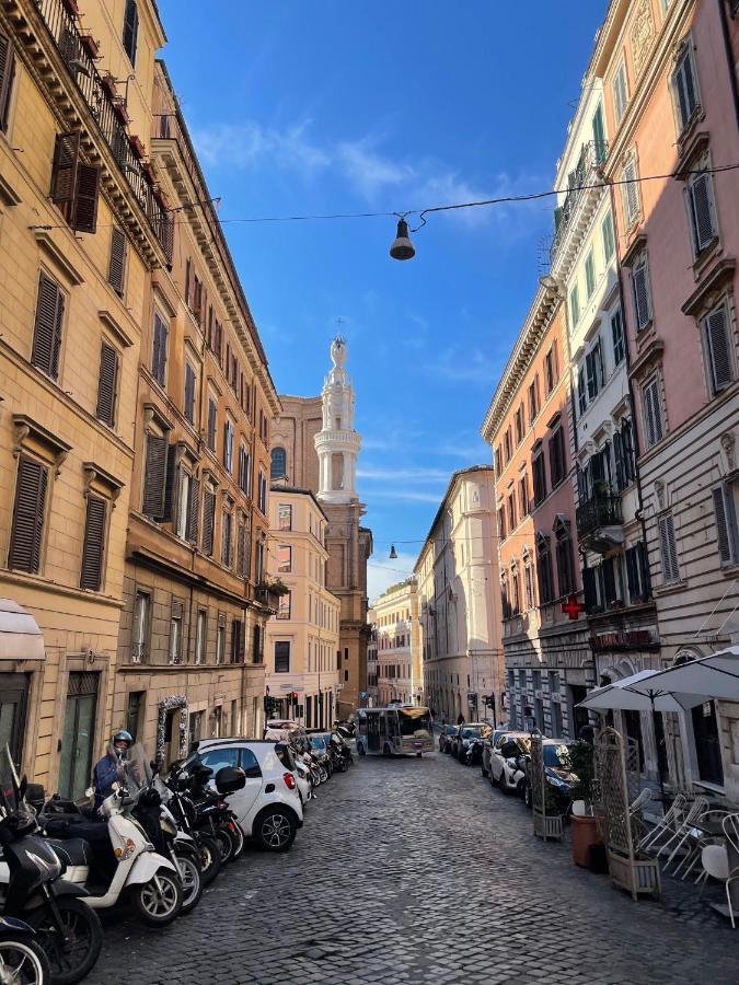 Holidays At Charme Appartamento Roma